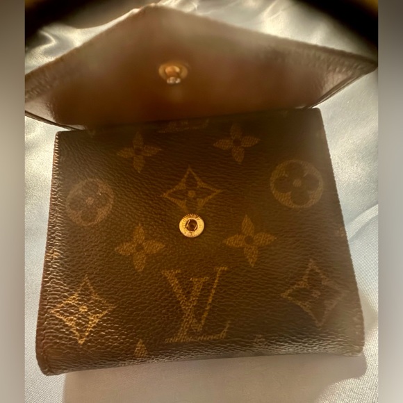 Louis Vuitton Monogram Elise Wallet - Picture 11 of 14